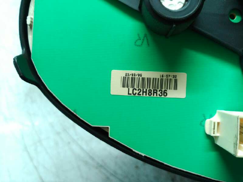 CUADRO INSTRUMENTOS PEUGEOT 206 4-TRG. - vista 2