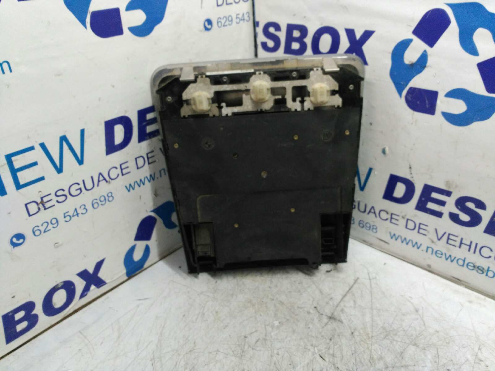 LUZ INTERIOR BMW SERIE 1 BERLINA (E81/E87) - vista 2