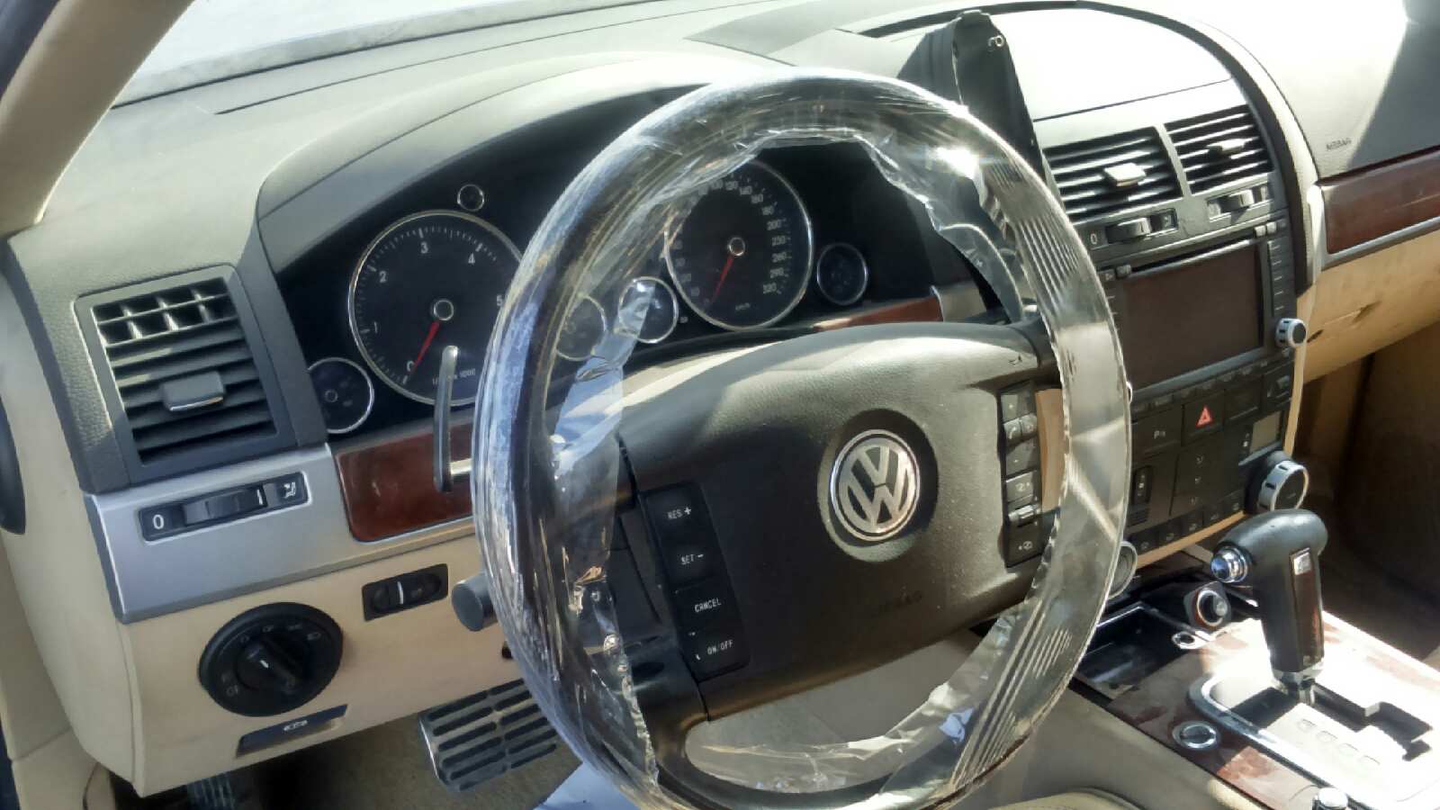 MANDO ELEVALUNAS TRASERO DERECHO VOLKSWAGEN TOUAREG (7LA) - vista 24