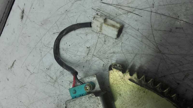 ELEVALUNAS DELANTERO IZQUIERDO MITSUBISHI L 200 (K6/7) - vista 4