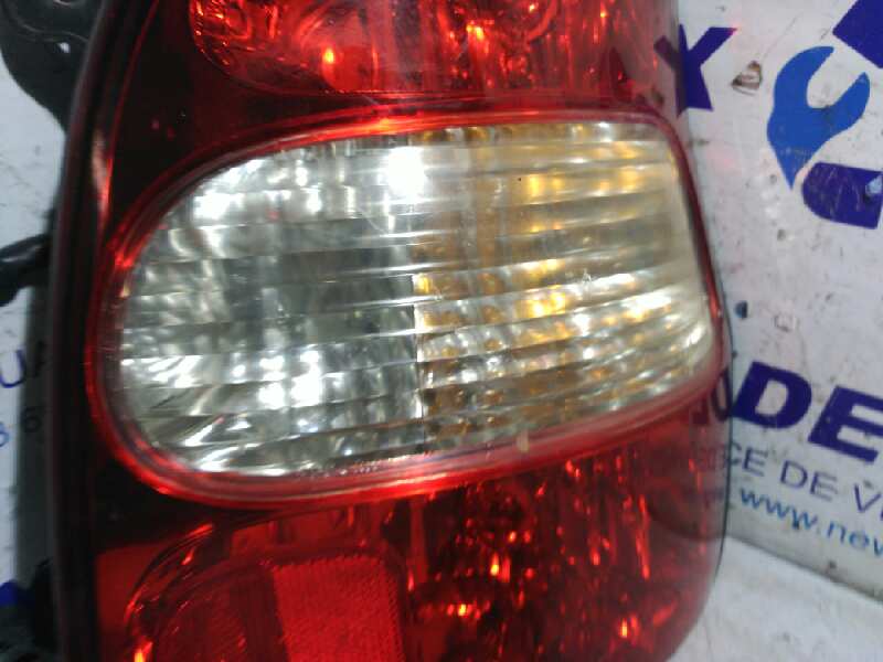 PILOTO TRASERO DERECHO KIA CARNIVAL - vista 4