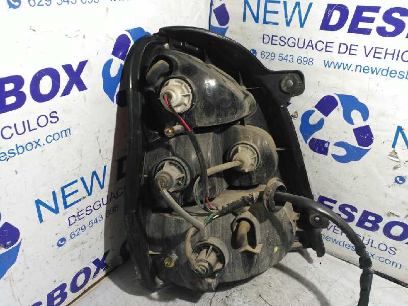 PILOTO TRASERO DERECHO KIA CARNIVAL - vista 3