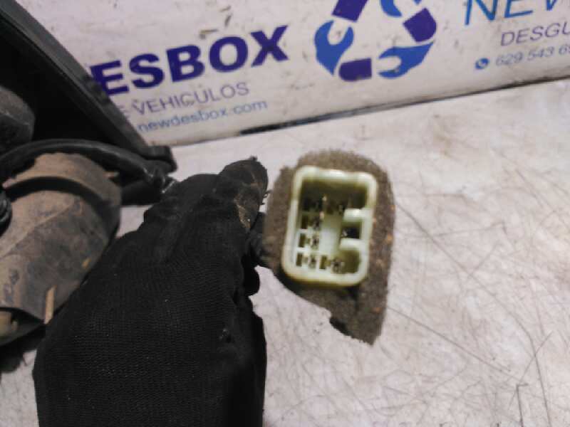 PILOTO TRASERO DERECHO KIA CARNIVAL - vista 2