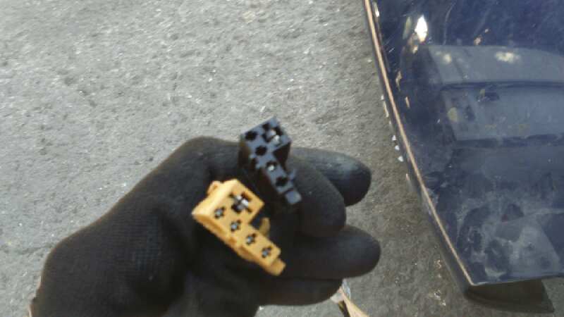 PORTON TRASERO SKODA OCTAVIA BERLINA (1U2) - vista 2