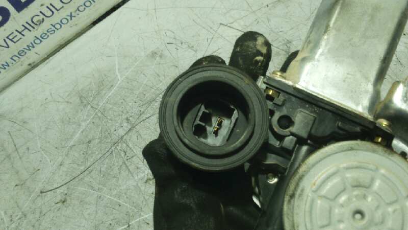 ELEVALUNAS DELANTERO DERECHO TOYOTA RAV 4 (A2) - vista 3