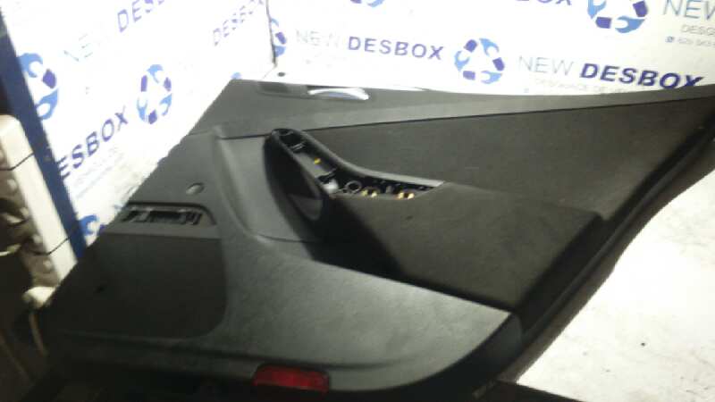 GUARNECIDO PUERTA TRASERA DERECHA VOLKSWAGEN PASSAT BERLINA (3C2) - vista 2