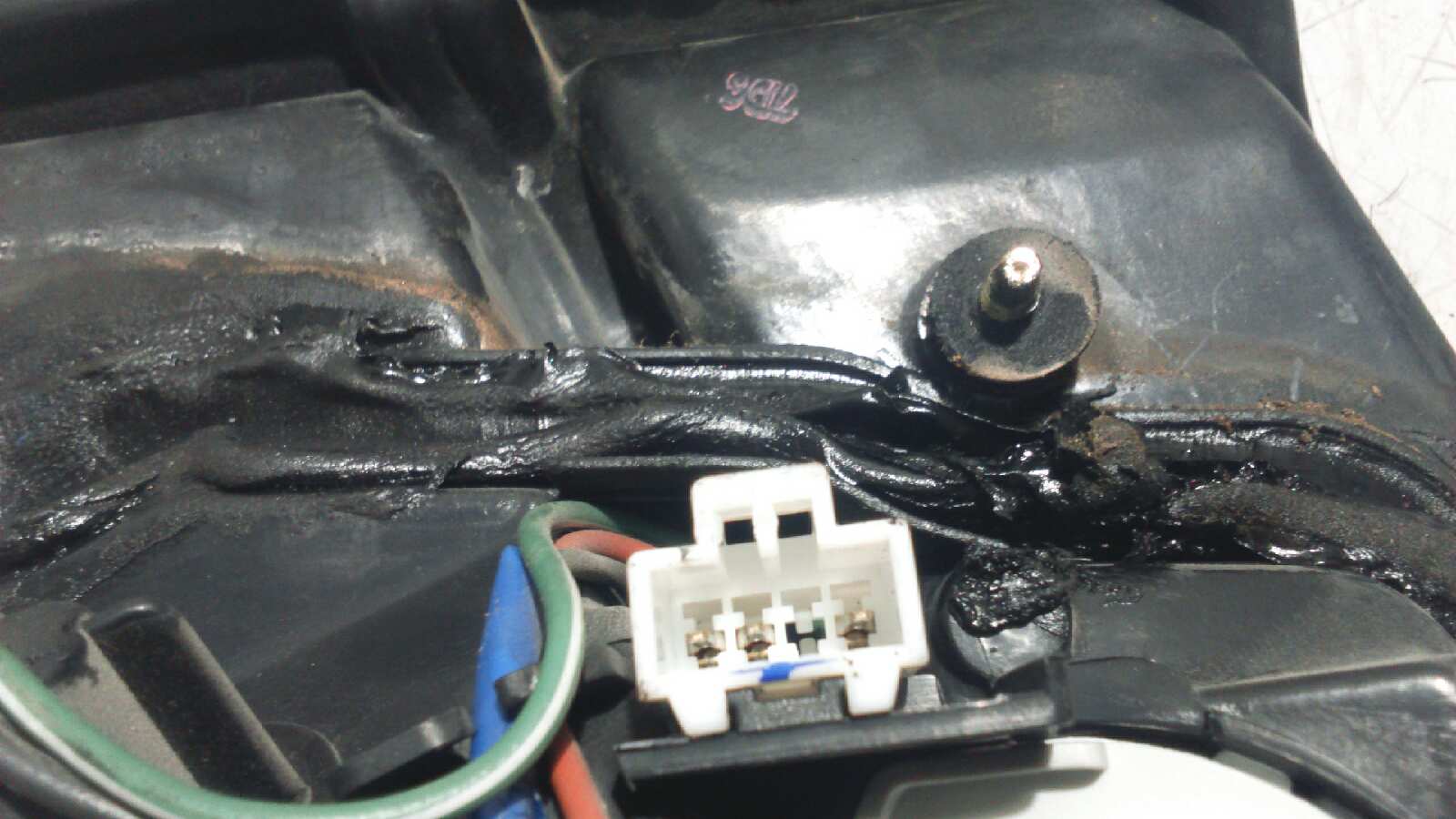 PILOTO PORTON IZQUIERDO NISSAN ALMERA (N15) - vista 3