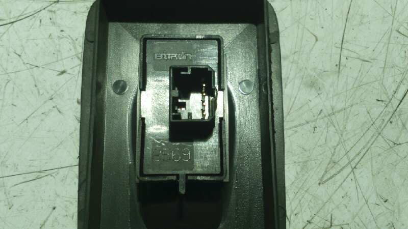 MANDO ELEVALUNAS DELANTERO DERECHO FIAT DUCATO CAJA ABEIRTA 33 (06.2006 =>) - vista 2