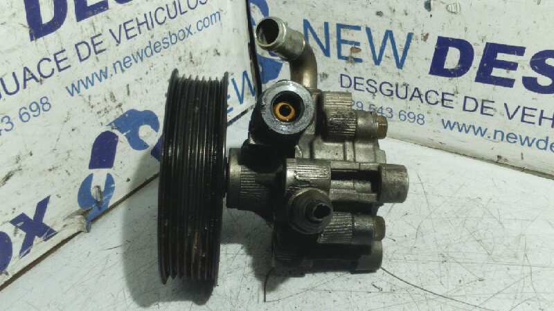 BOMBA DIRECCION TOYOTA AVENSIS BERLINA (T25) - vista 5