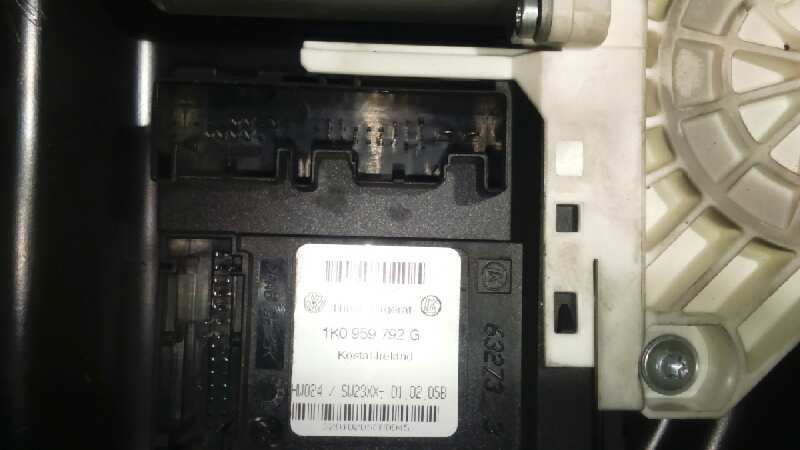 ELEVALUNAS DELANTERO DERECHO VOLKSWAGEN PASSAT BERLINA (3C2) - vista 3