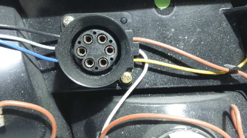 PILOTO TRASERO DERECHO BMW SERIE 7 (E32) - vista 3