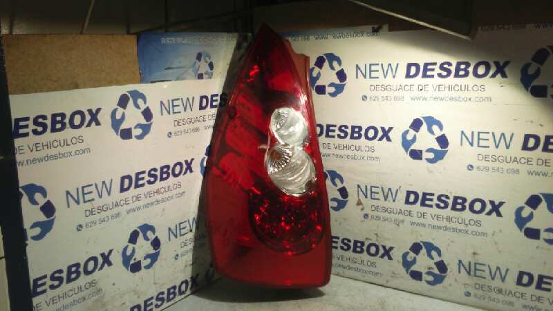 PILOTO TRASERO IZQUIERDO MAZDA 5 BERL. (CR)