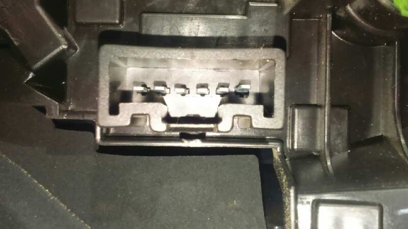 PILOTO TRASERO DERECHO TOYOTA COROLLA (E12) - vista 3