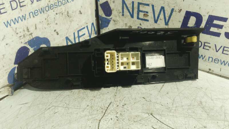 MANDO ELEVALUNAS DELANTERO DERECHO TOYOTA AURIS - vista 3