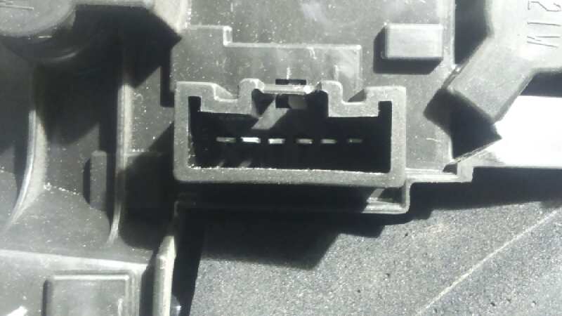 PILOTO TRASERO IZQUIERDO TOYOTA COROLLA (E12) - vista 2