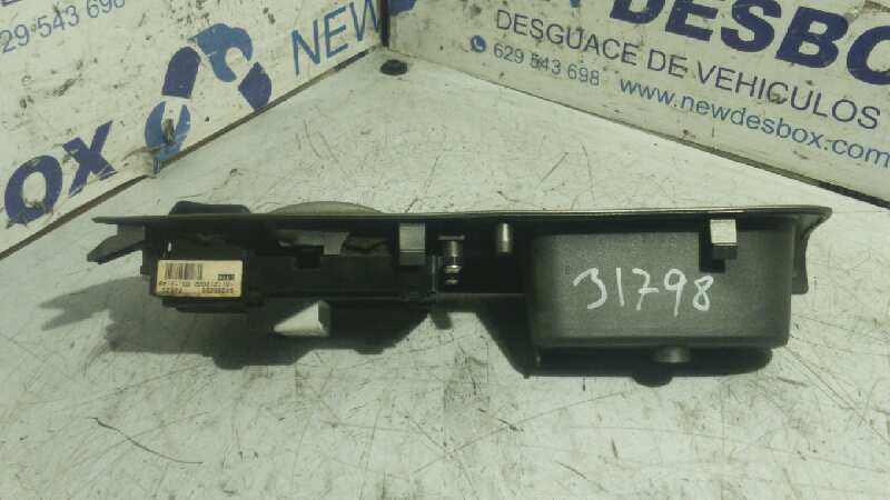 MANDO ELEVALUNAS DELANTERO IZQUIERDO TOYOTA COROLLA (E12) - vista 3