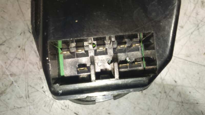 MANDO ELEVALUNAS DELANTERO IZQUIERDO HYUNDAI COUPE (GK) - vista 3