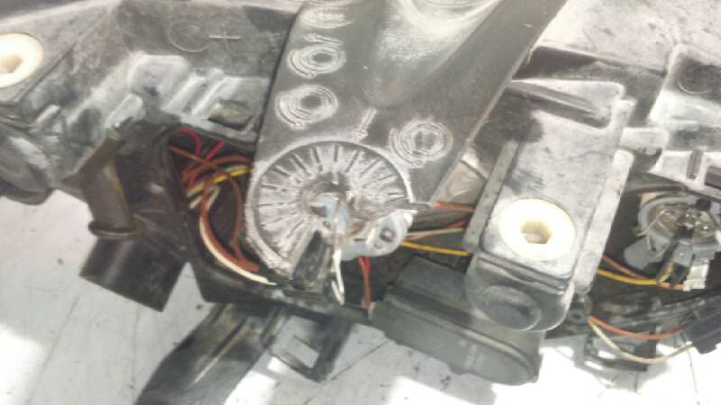 FARO IZQUIERDO FORD FOCUS BERLINA (CAP) - vista 6