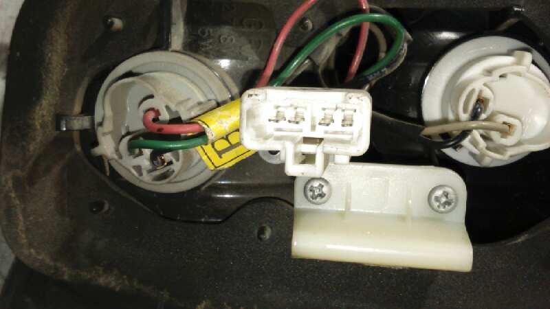 PILOTO TRASERO IZQUIERDO HYUNDAI H1 2.5 - vista 4