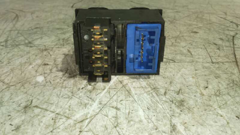 MANDO ELEVALUNAS DELANTERO IZQUIERDO PEUGEOT 406 BERLINA (S1/S2) - vista 2