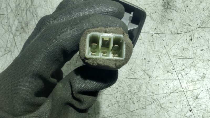 MANDO ELEVALUNAS DELANTERO DERECHO KIA SPORTAGE 2.0 - vista 4