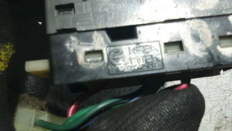 MANDO ELEVALUNAS DELANTERO DERECHO KIA SPORTAGE 2.0 - vista 2