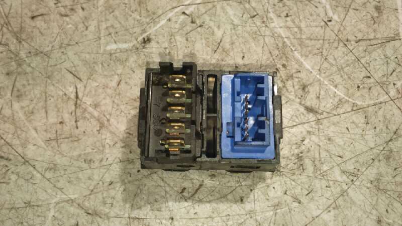 MANDO ELEVALUNAS DELANTERO IZQUIERDO PEUGEOT 406 BERLINA (S1/S2) - vista 2