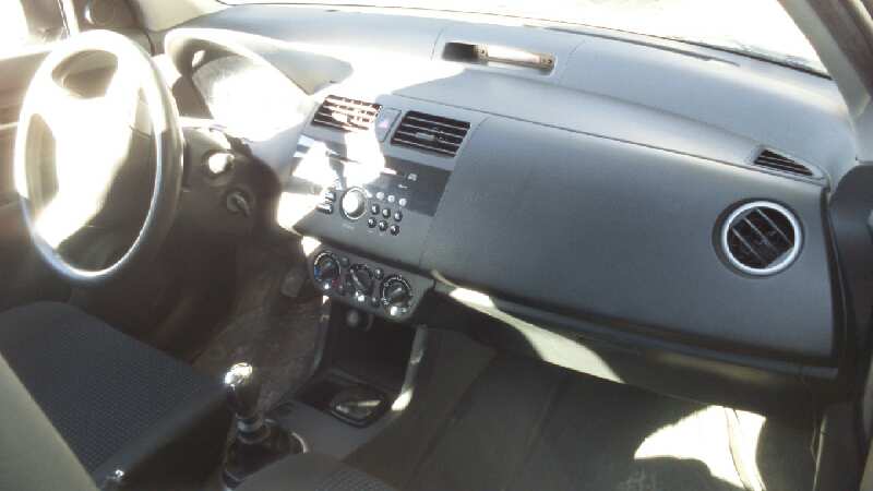 AFORADOR SUZUKI SWIFT BERLINA (MZ) - vista 4