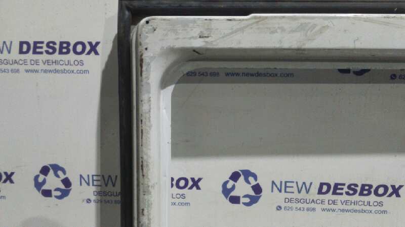 PUERTA TRASERA DERECHA MERCEDES MB 100 - vista 2