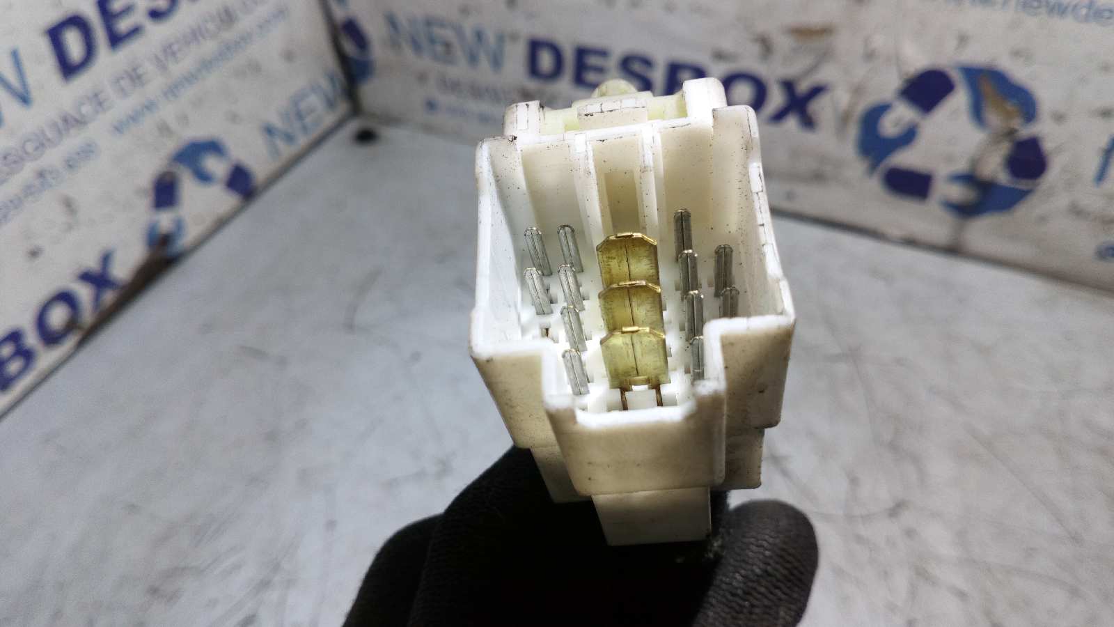 MANDO MULTIFUNCION KIA CARNIVAL 2.9 - vista 3