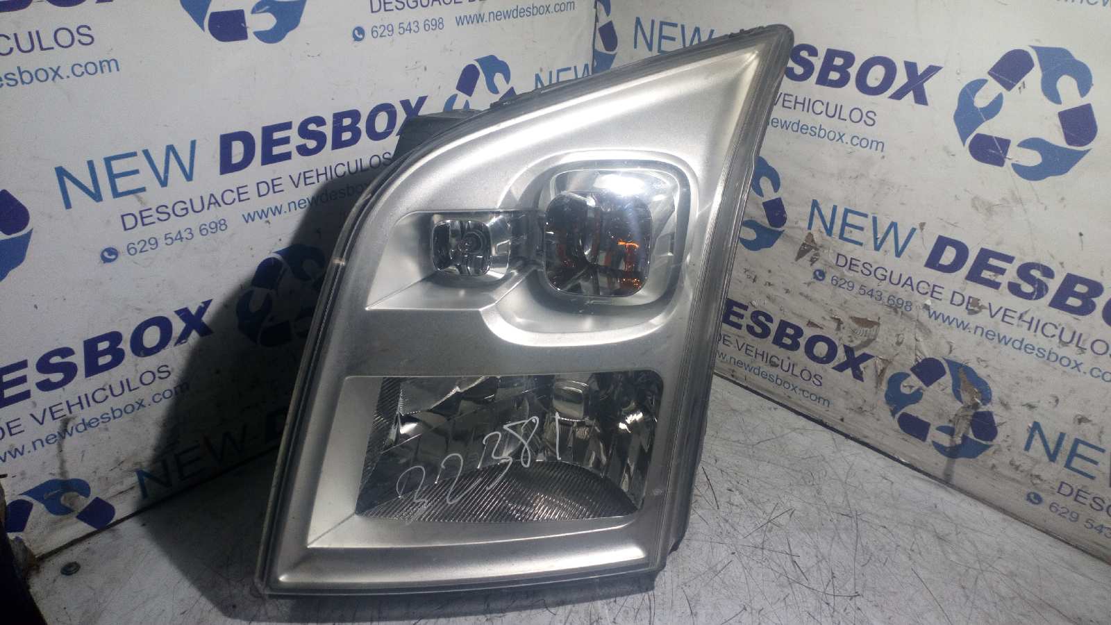 FARO IZQUIERDO FORD TRANSIT CAJA CERRADA '06
