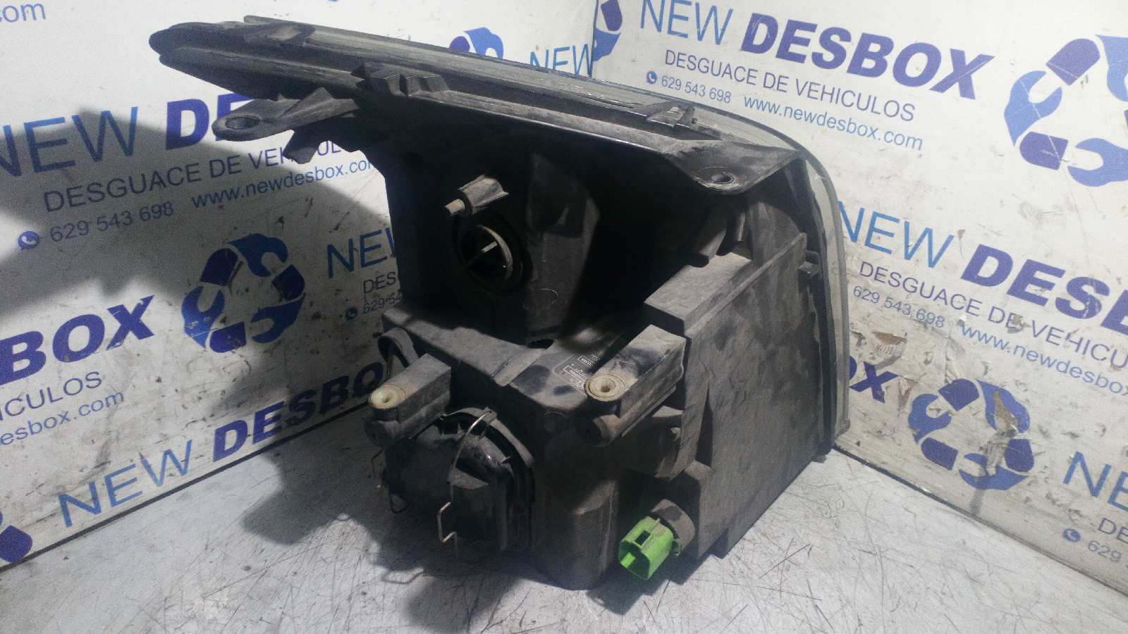 FARO IZQUIERDO FORD TRANSIT CAJA CERRADA '06 - vista 4