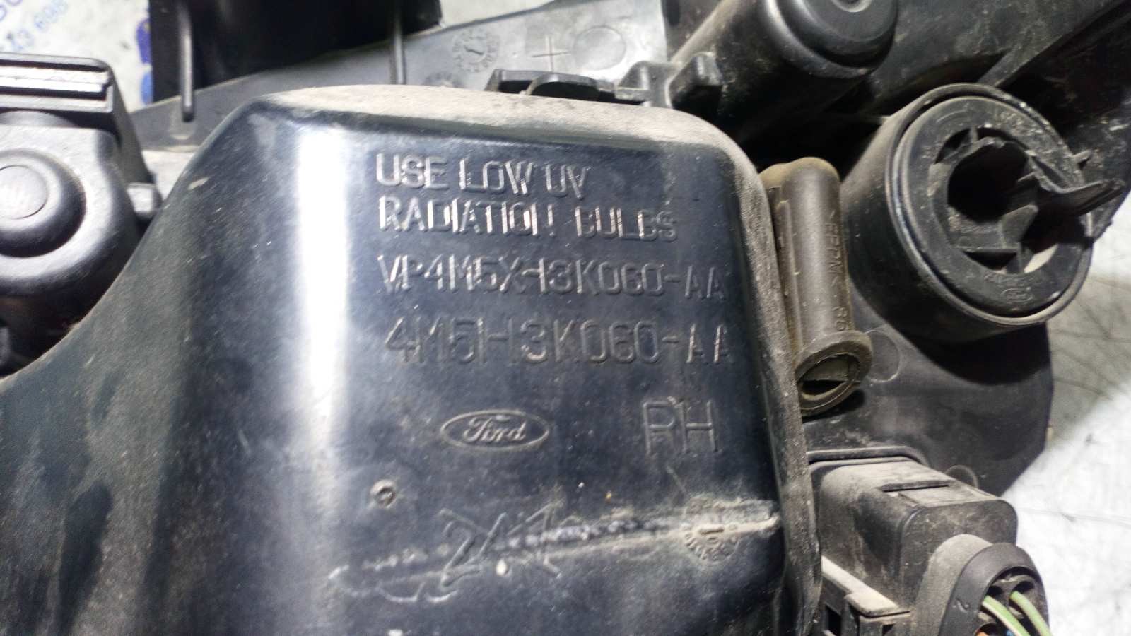 FARO DERECHO FORD FOCUS BERLINA (CAP) - vista 3