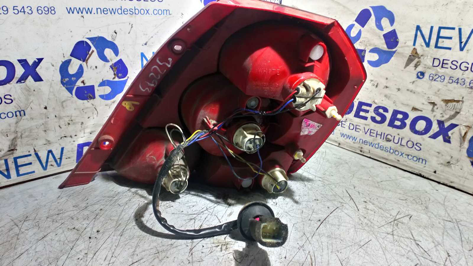 PILOTO TRASERO IZQUIERDO DAEWOO KALOS - vista 2