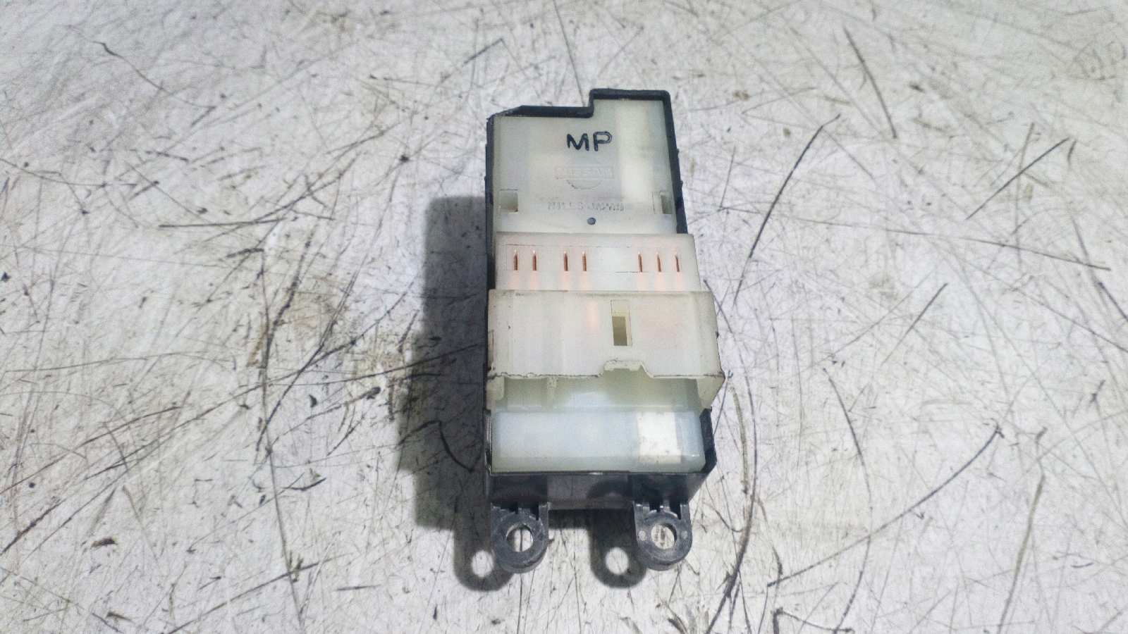 MOTOR ELEVALUNAS DELANTERO IZQUIERDO NISSAN ALMERA (N16/E) - vista 2