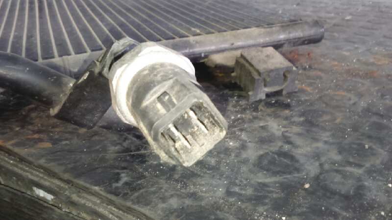 CONDENSADOR / RADIADOR  AIRE ACONDICIONADO AUDI A4 BERLINA (B5) - vista 2