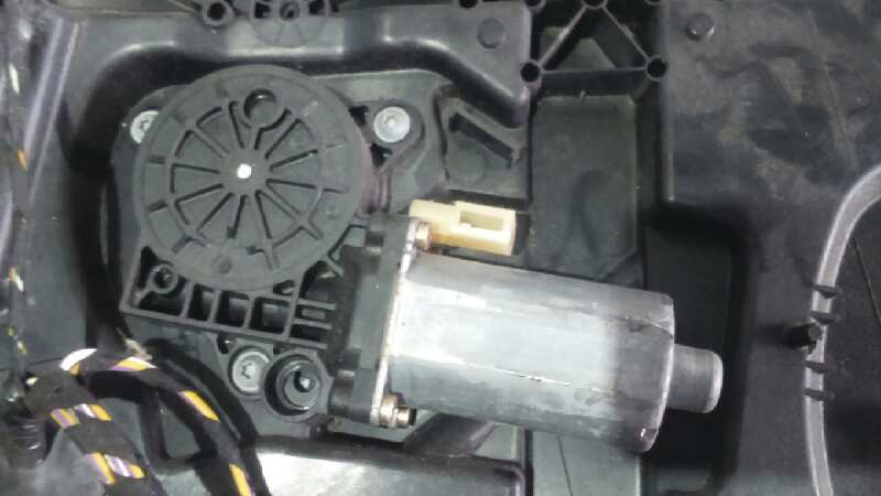MOTOR ELEVALUNAS DELANTERO DERECHO FORD FUSION (CBK)