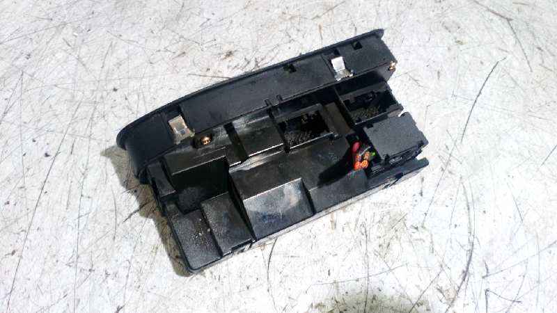 MANDO ELEVALUNAS DELANTERO IZQUIERDO BMW SERIE 5 BERLINA (E39) - vista 2