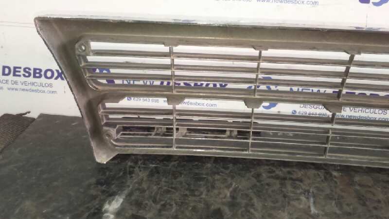 REJILLA DELANTERA CHRYSLER VOYAGER (ES) - vista 2