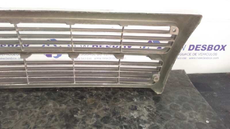 REJILLA DELANTERA CHRYSLER VOYAGER (ES) - vista 4
