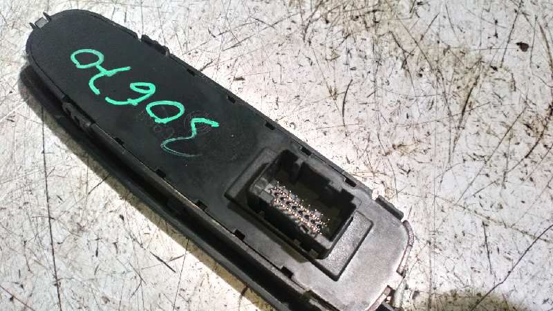 MANDO ELEVALUNAS DELANTERO IZQUIERDO FIAT STILO (192) - vista 2