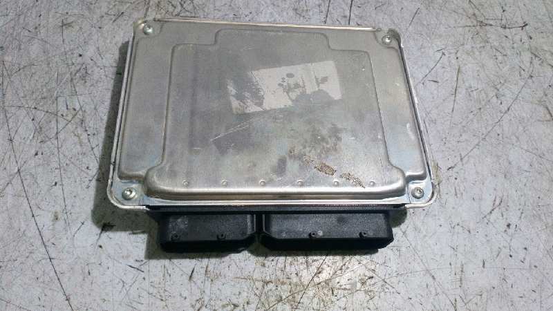 CENTRALITA MOTOR UCE VOLKSWAGEN PASSAT BERLINA (3B3) - vista 4