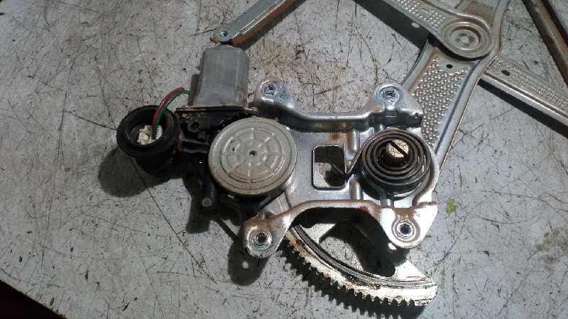 ELEVALUNAS DELANTERO DERECHO TOYOTA YARIS (NCP1/NLP1/SCP1) - vista 3