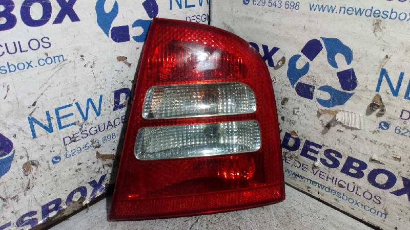 PILOTO TRASERO DERECHO SKODA OCTAVIA BERLINA (1U2)