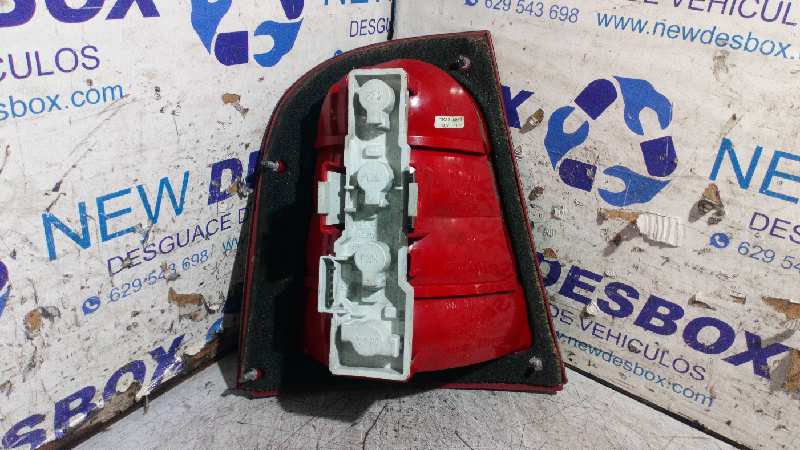 PILOTO TRASERO DERECHO SKODA OCTAVIA BERLINA (1U2) - vista 3