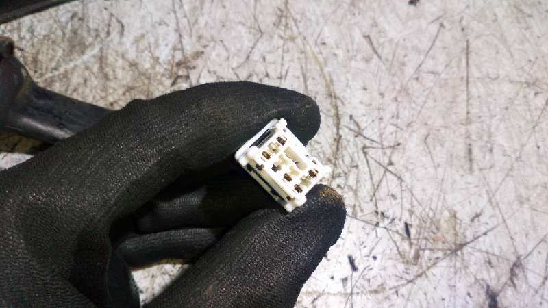 PILOTO TRASERO IZQUIERDO NISSAN X-TRAIL (T30) - vista 2