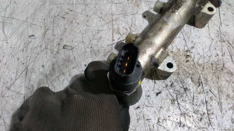 RAMPA INYECTORA HYUNDAI ELANTRA (XD) - vista 5