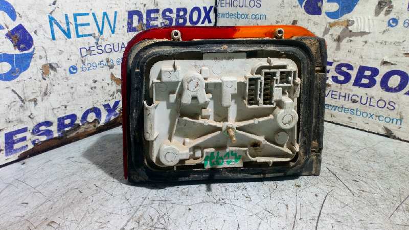 PILOTO TRASERO IZQUIERDO PEUGEOT 205 BERLINA - vista 2