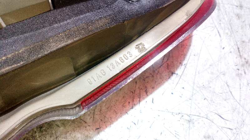 PILOTO TRASERO IZQUIERDO FORD ESCORT BERL./TURNIER - vista 2