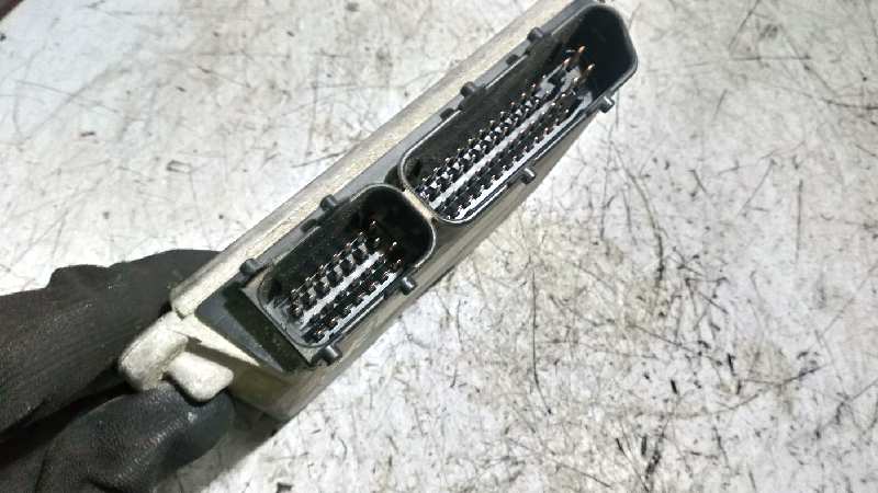 CENTRALITA MOTOR UCE VOLKSWAGEN GOLF IV BERLINA (1J1) - vista 4